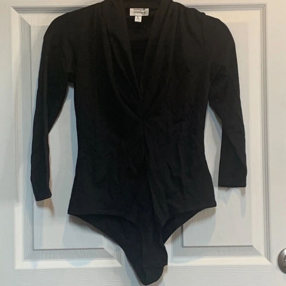 EUC Unique Vintage Black Gathered Neckline Friday Night Bodysuit Sz M - Picture 4 of 10